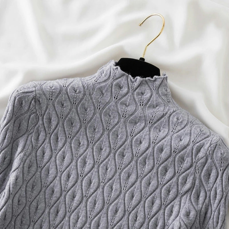 Sorelle Women's one size embossed wave turtleneck top