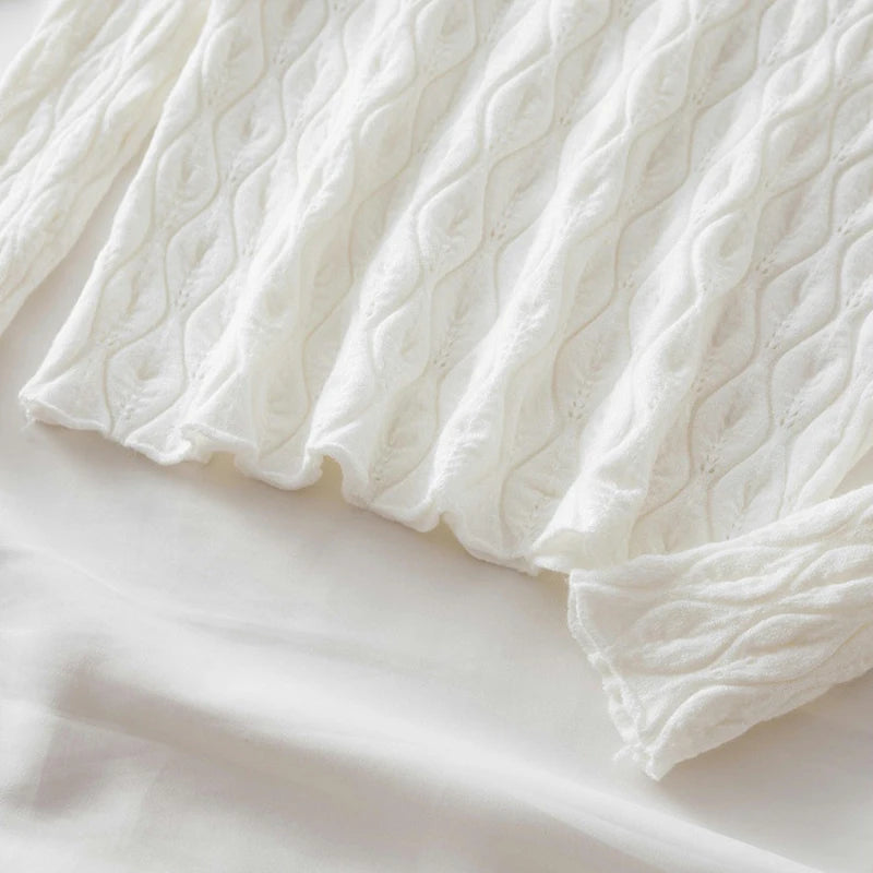 Sorelle Women's one size embossed wave turtleneck top