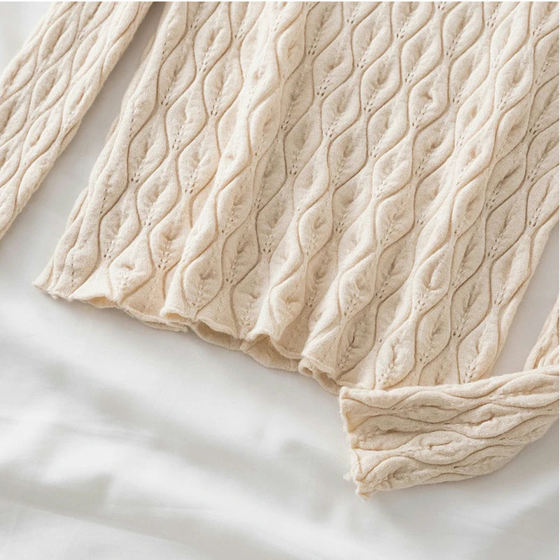 Sorelle Women's one size embossed wave turtleneck top