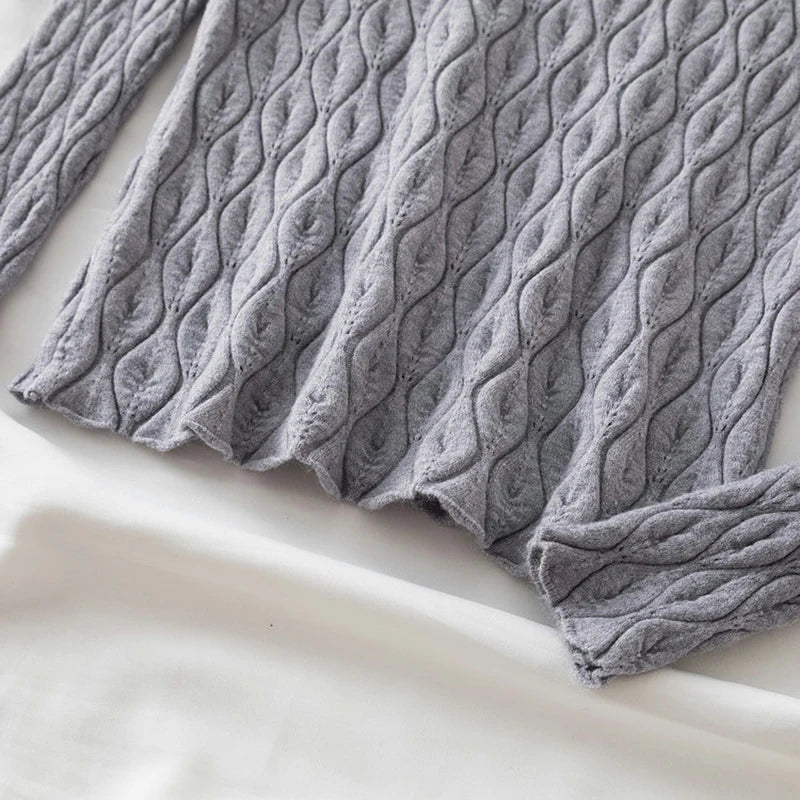 Sorelle Women's one size embossed wave turtleneck top