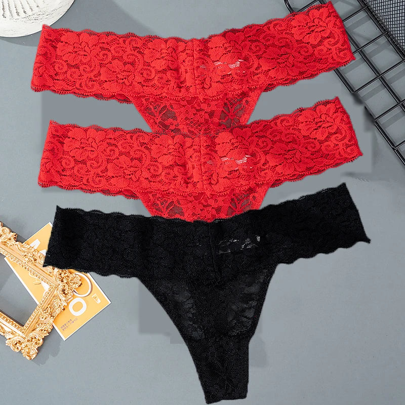 Sorelle Woemn's 3 Pc lace formal thong set