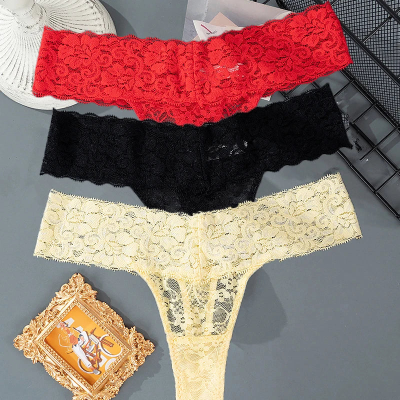 Sorelle Woemn's 3 Pc lace formal thong set