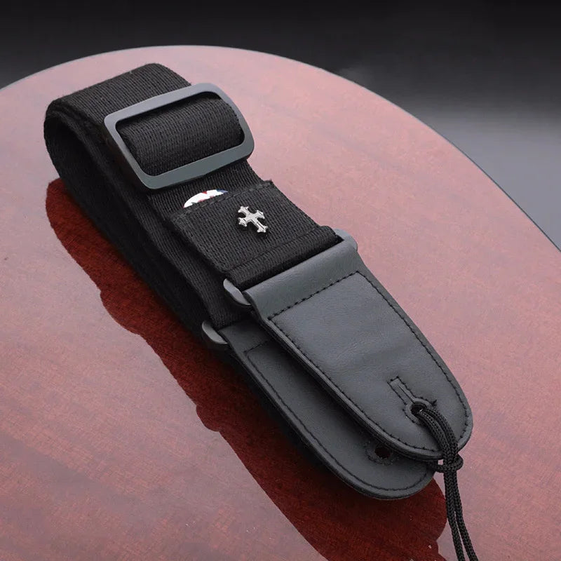 AMPD cross guitar strap with pick slot