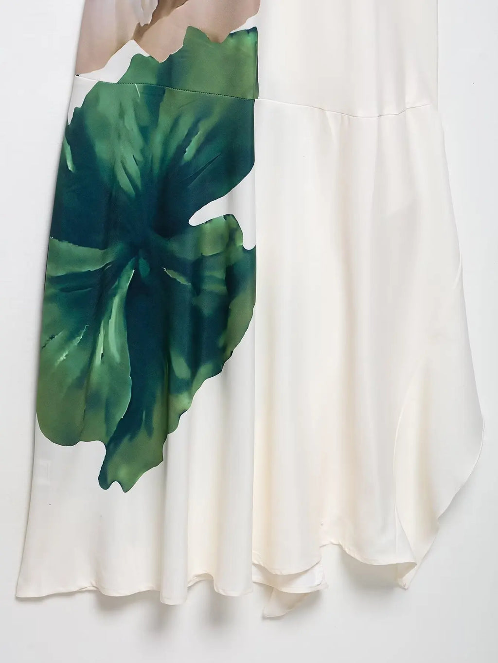 Sorelle Women's single shoulder multicolor floral dress