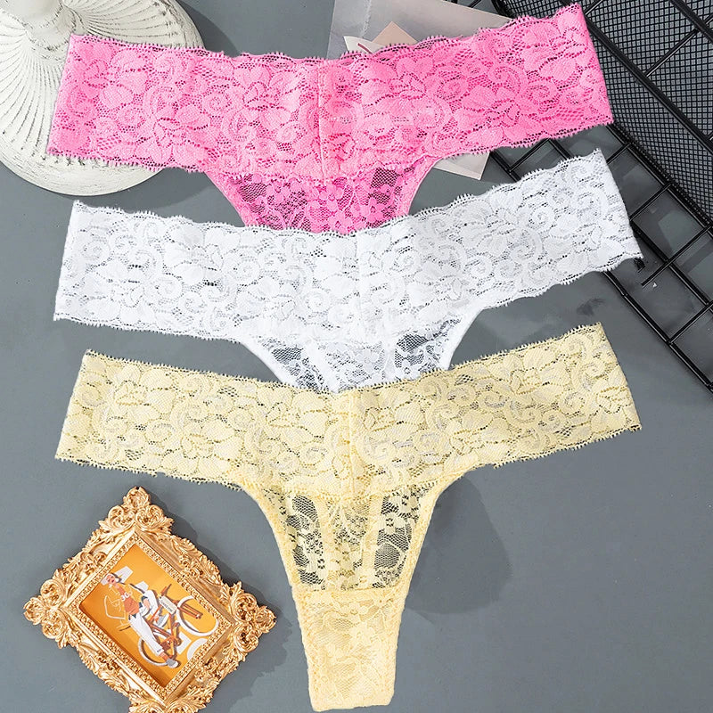Sorelle Woemn's 3 Pc lace formal thong set