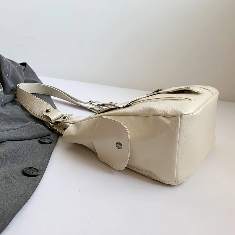 Lomi3 retro grunge cross charm leather purse