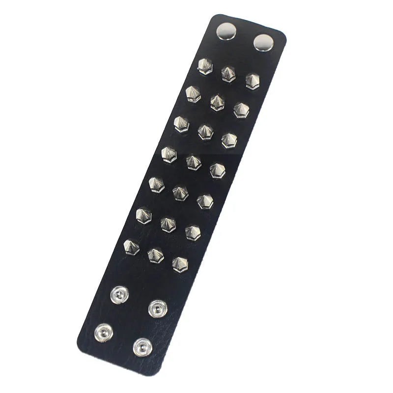 Lomi3 Women’s spiked punk bracelet