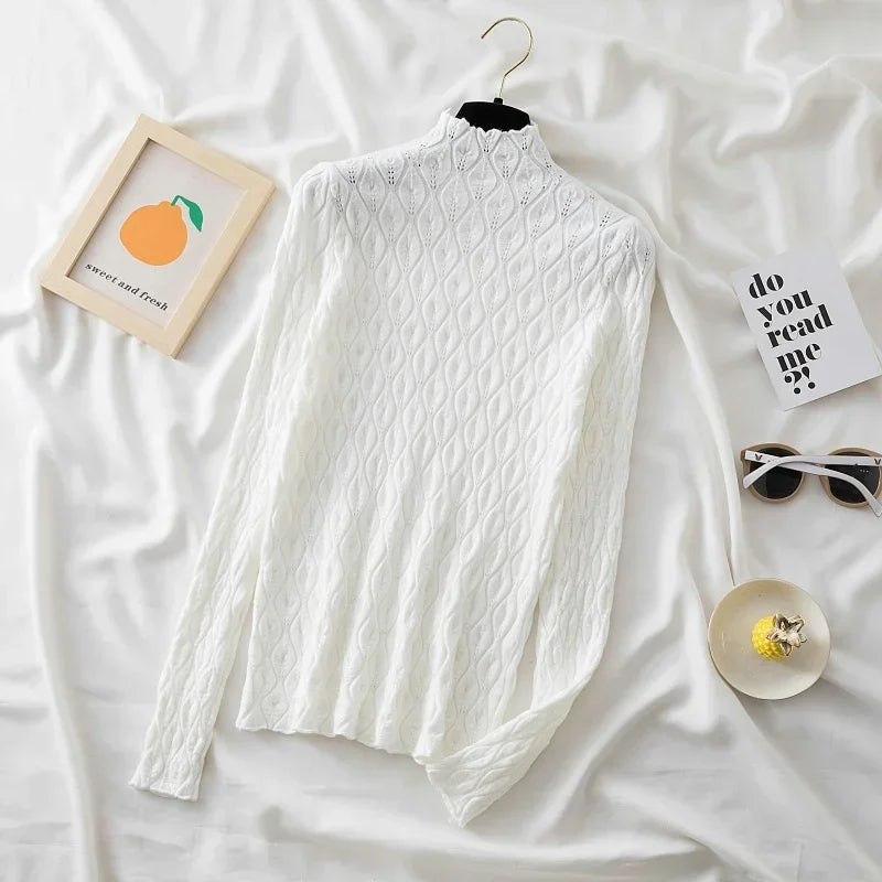 Sorelle Women's one size embossed wave turtleneck top