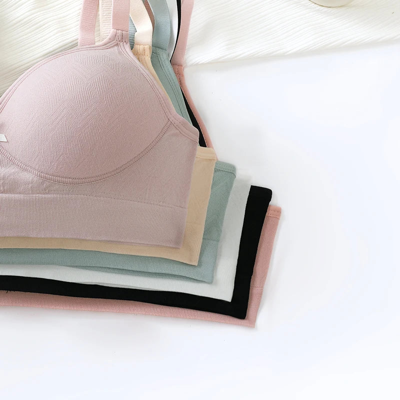 Sorelle Women's 2 Pc solid polyester lingerie set with bow accent