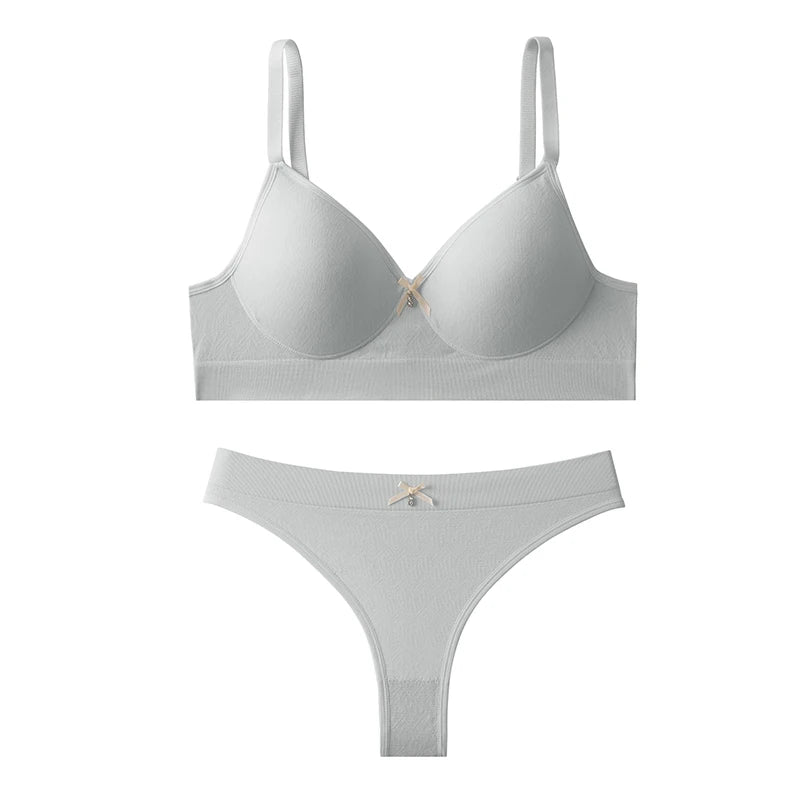 Sorelle Women's 2 Pc solid polyester lingerie set with bow accent