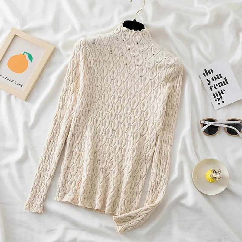 Sorelle Women's one size embossed wave turtleneck top