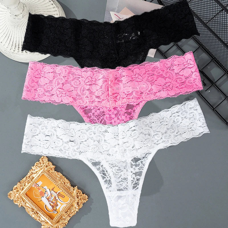 Sorelle Woemn's 3 Pc lace formal thong set