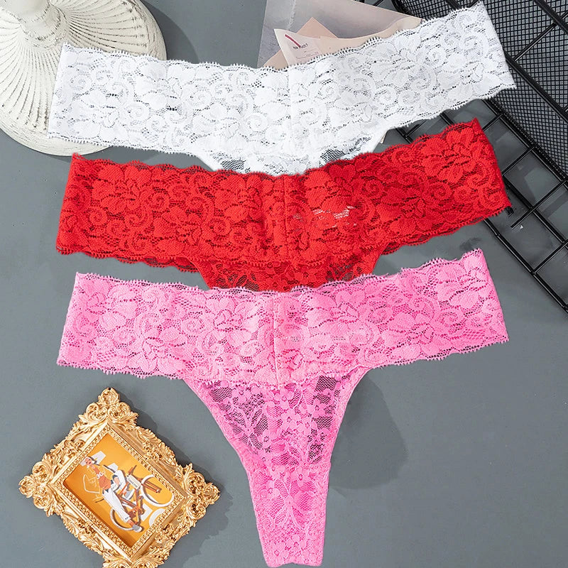Sorelle Woemn's 3 Pc lace formal thong set