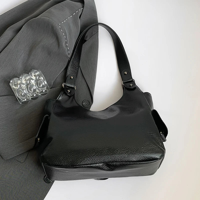 Lomi3 retro grunge cross charm leather purse