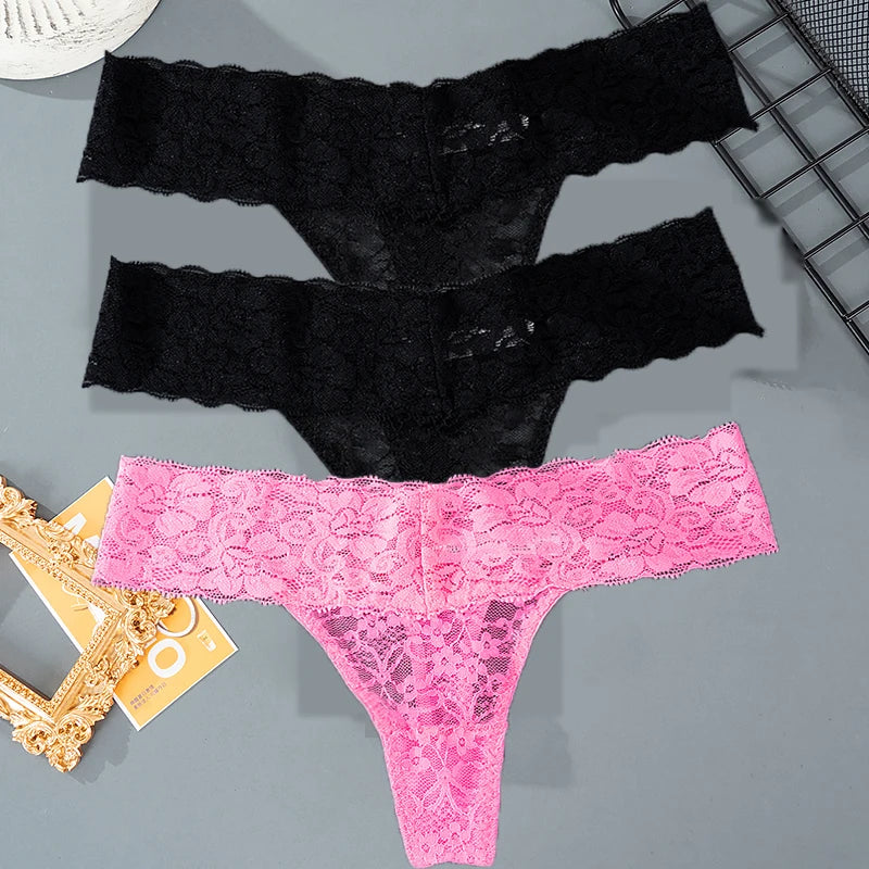 Sorelle Woemn's 3 Pc lace formal thong set