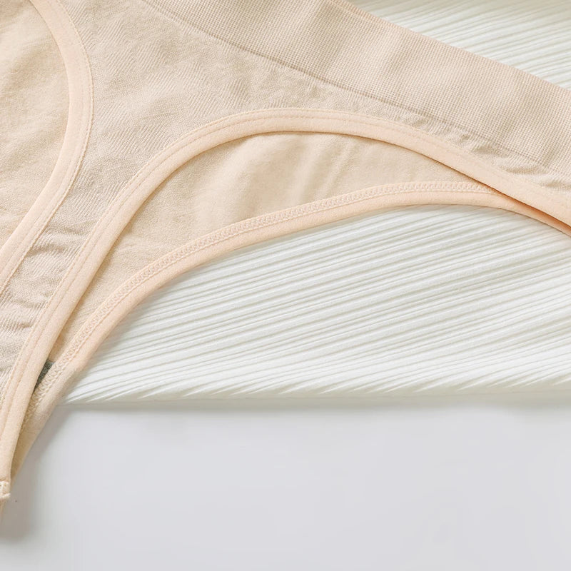 Sorelle Women's 2 Pc solid polyester lingerie set with bow accent