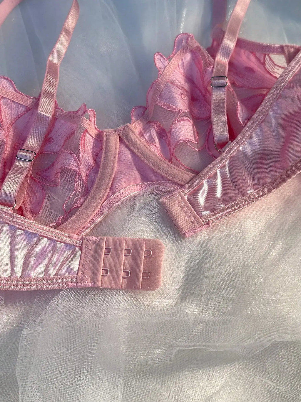 Sorelle Women's 2 Pc pink satin hollow out floral mesh lingerie set