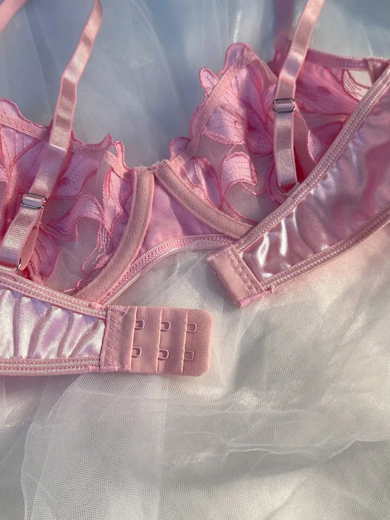 Sorelle Women's 2 Pc pink satin hollow out floral mesh lingerie set