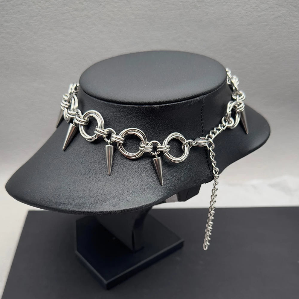 Nocturne Unisex multiloop spike choker