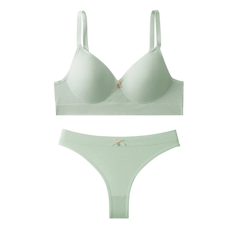 Sorelle Women's 2 Pc solid polyester lingerie set with bow accent