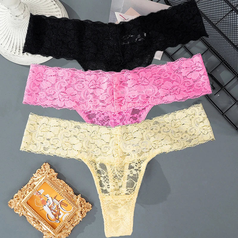 Sorelle Woemn's 3 Pc lace formal thong set