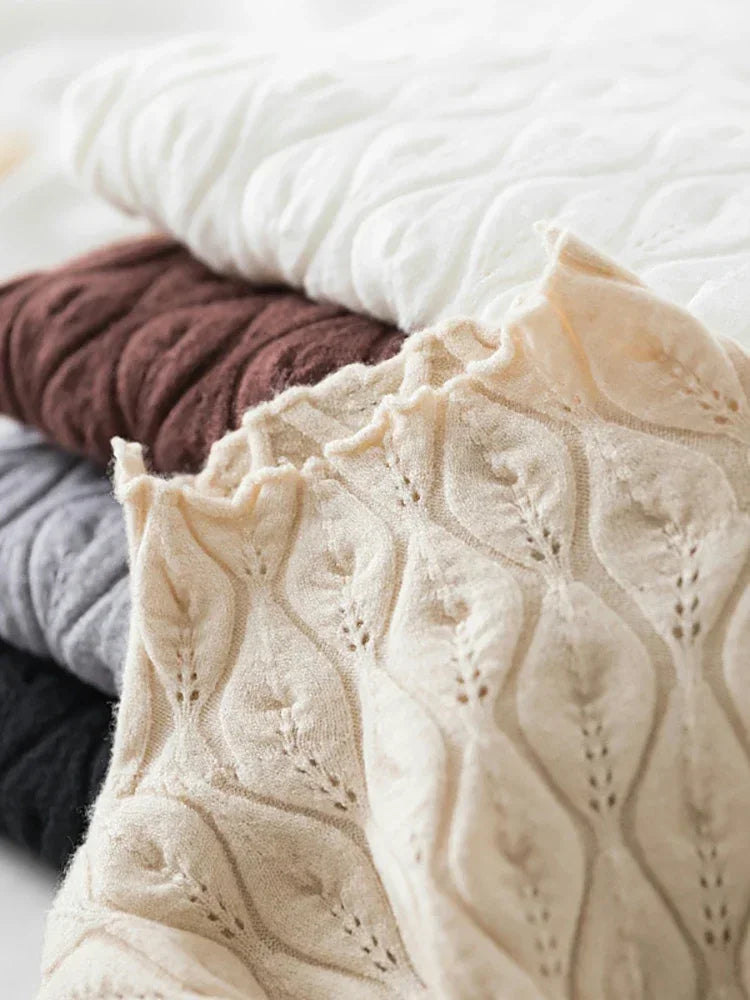 Sorelle Women's one size embossed wave turtleneck top