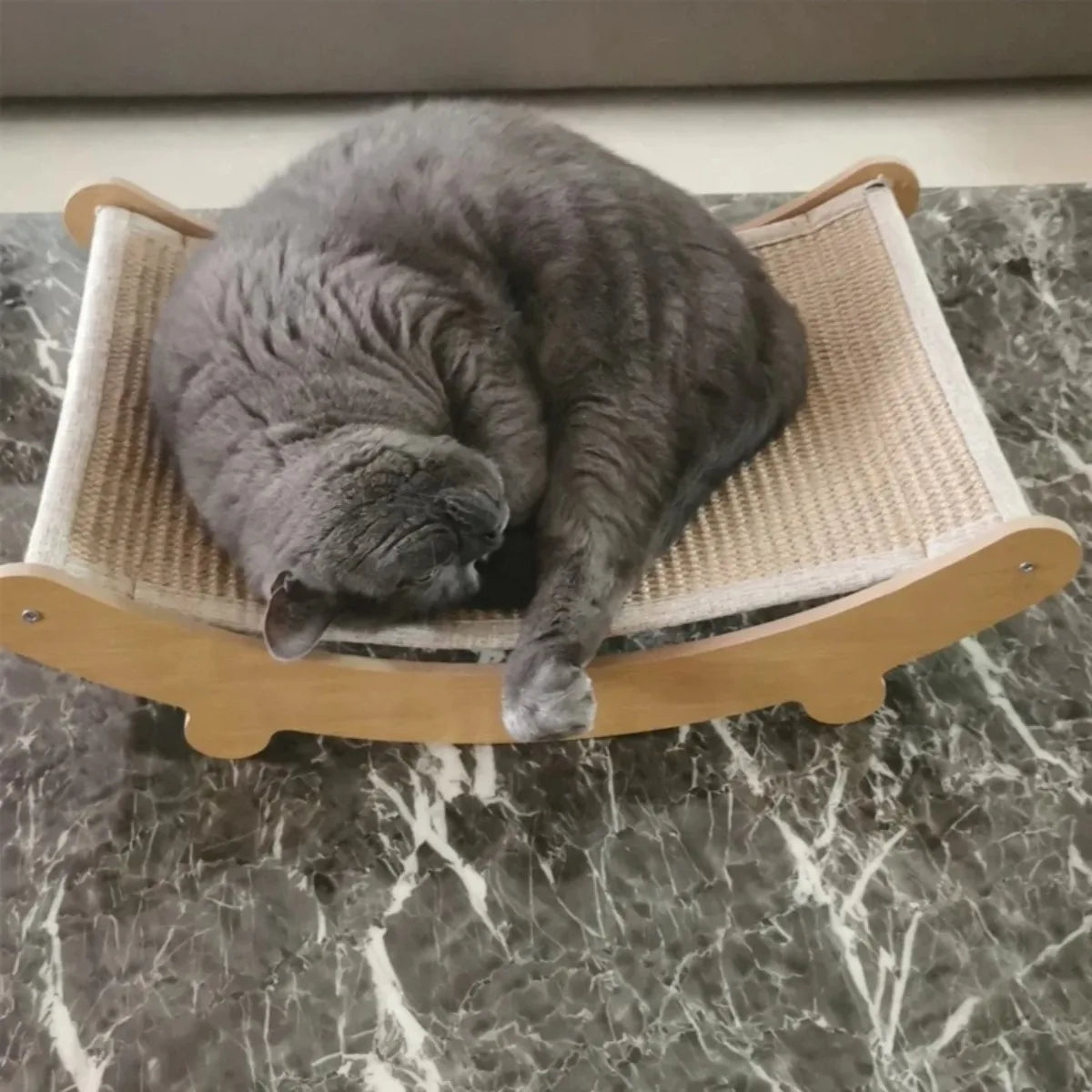 Nomu wood scratching pad cat bed