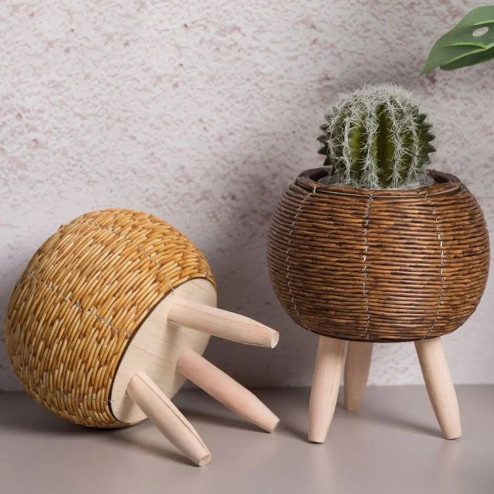 Cassora 1 Pc woven plant pot with wooden legs