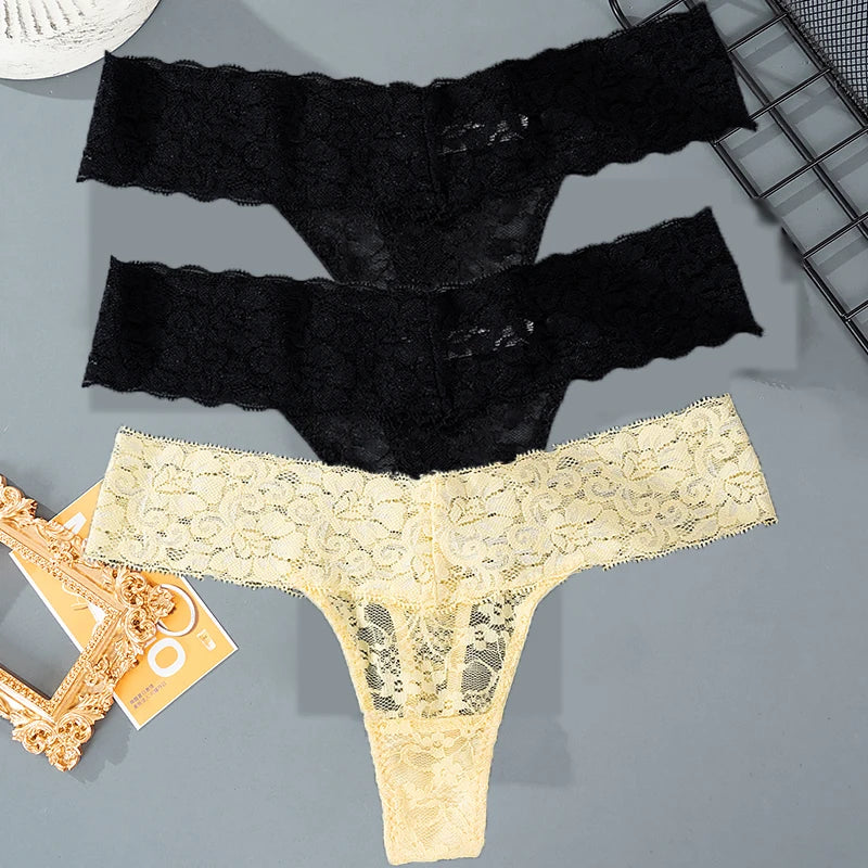Sorelle Woemn's 3 Pc lace formal thong set