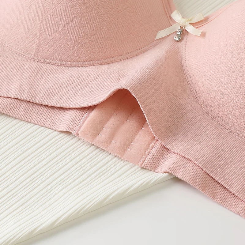 Sorelle Women's 2 Pc solid polyester lingerie set with bow accent